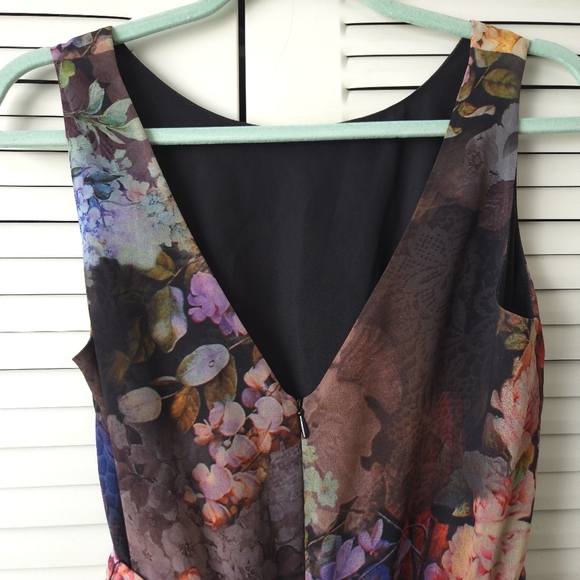 BETSEY JOHNSON Multicolor Floral Dress with belt  Size 6  #032 - Picture 6 of 9